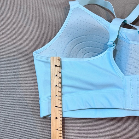 Under Armour Light Blue Sports Bra - Picture 13 of 13